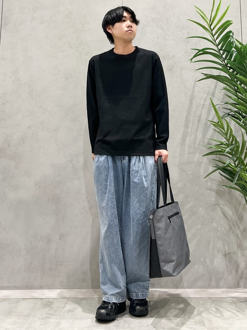 SHI-MAさんの「THE SHOP TK｜リンクスジャカード長袖Tシャツ【サスティナブル素材使用/洗濯機OK】」を使ったコーディネート