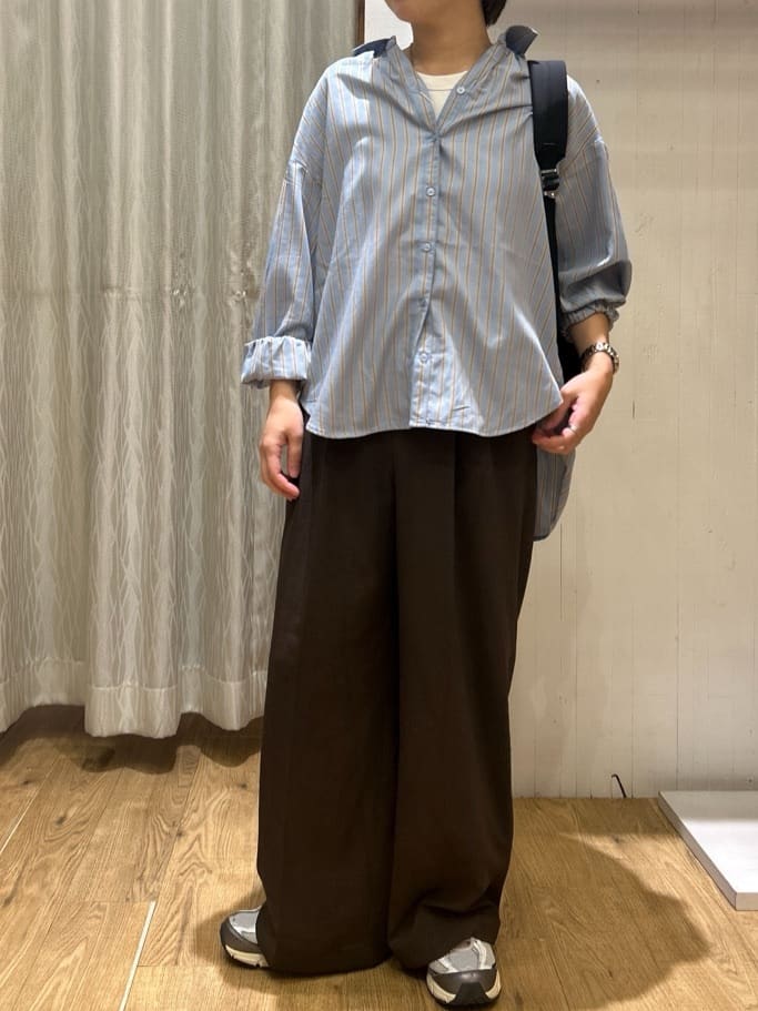 ga_riさんの「THE SHOP TK｜【後ろ姿もサマになる】ストライプ バックシャーリングシャツ/体型カバー/洗える」を使ったコーディネート