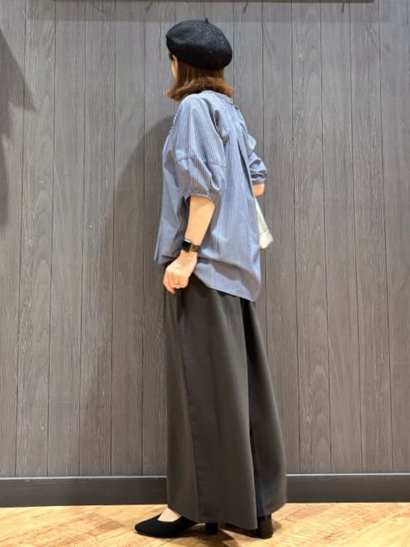 meiさんの「SHOO･LA･RUE｜【S-LL/洗濯後しわになりにくい】ランタンスリーブで女性らしく 5分袖スキッパーブラウス」を使ったコーディネート