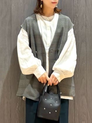 meiさんの「SHOO･LA･RUE｜【S-LL/セットアップ可/洗濯後しわになりにくい】ダブルベスト」を使ったコーディネート