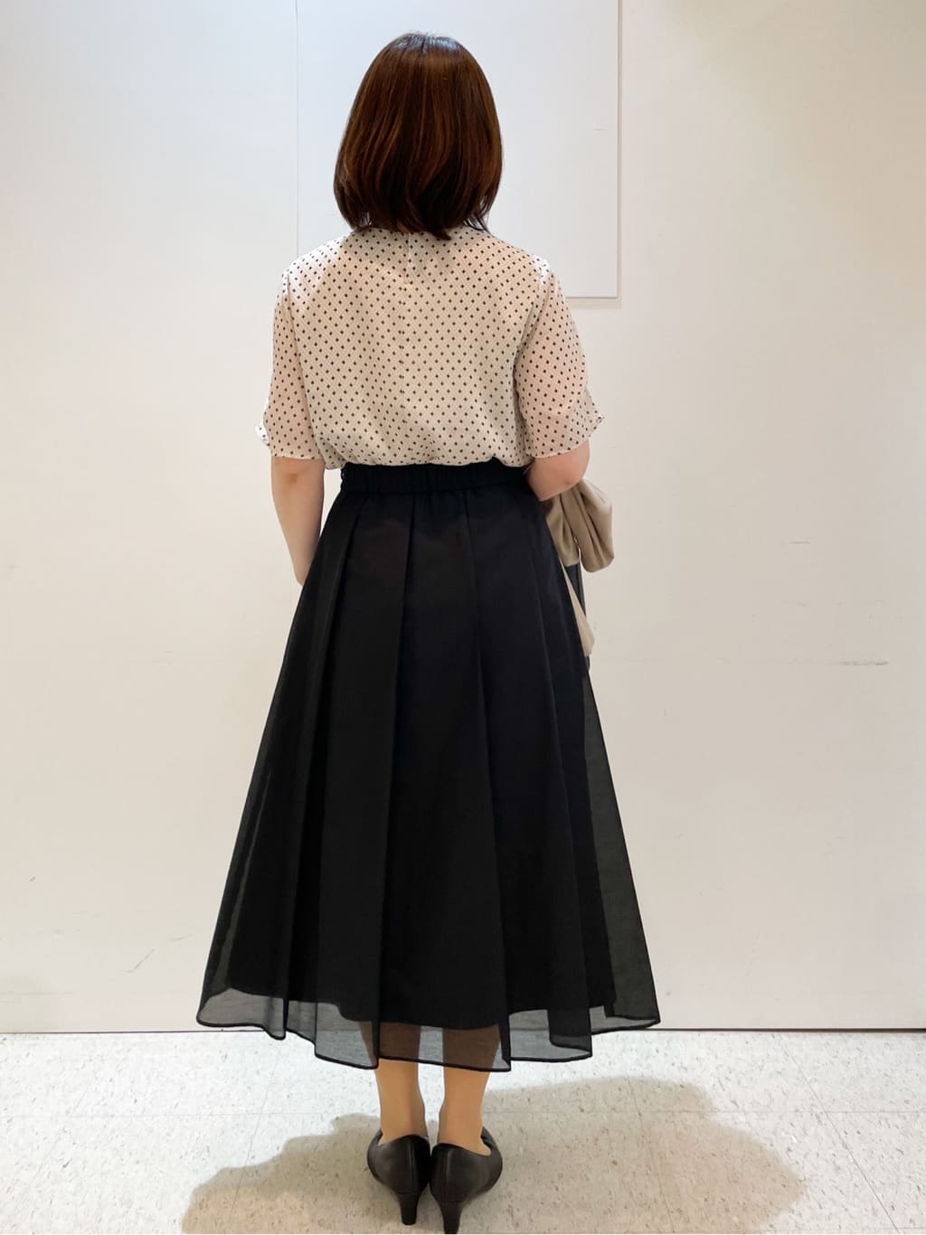 めいさんの「Reflect｜【マシンウォッシュ可／セットアップ可】コツキ柄プリントブラウス」を使ったコーディネート