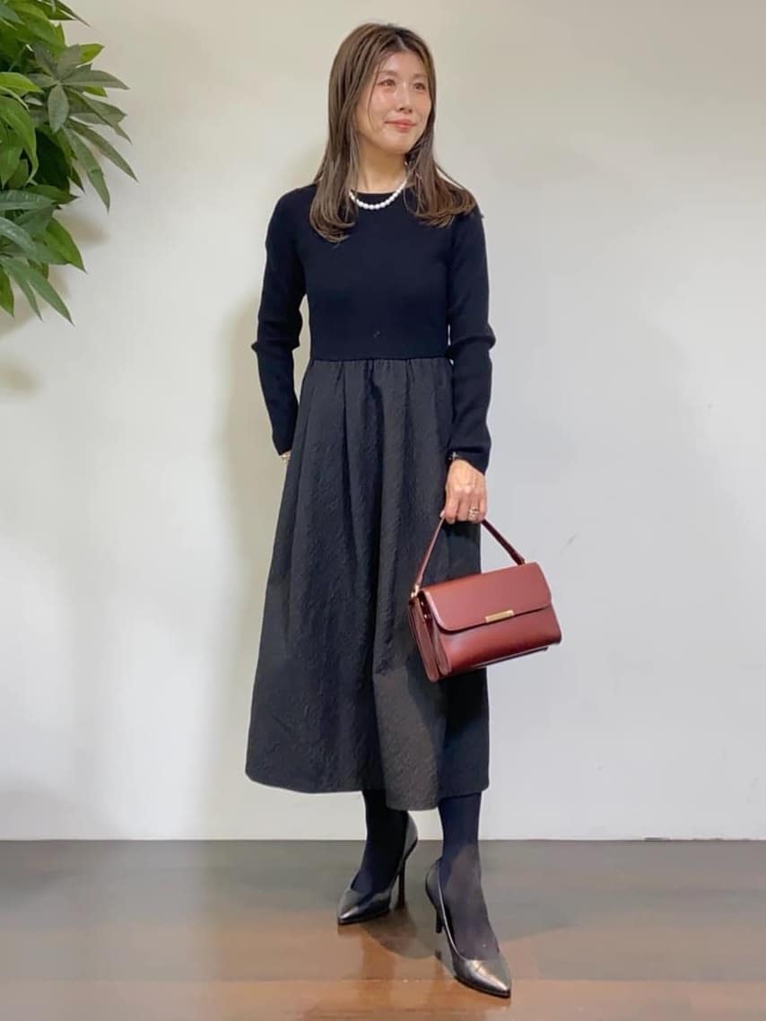 tomoさんの「UNTITLED｜【大人フェミニン/トレンド】ニット&times;ジャカード ドッキングワンピース」を使ったコーディネート