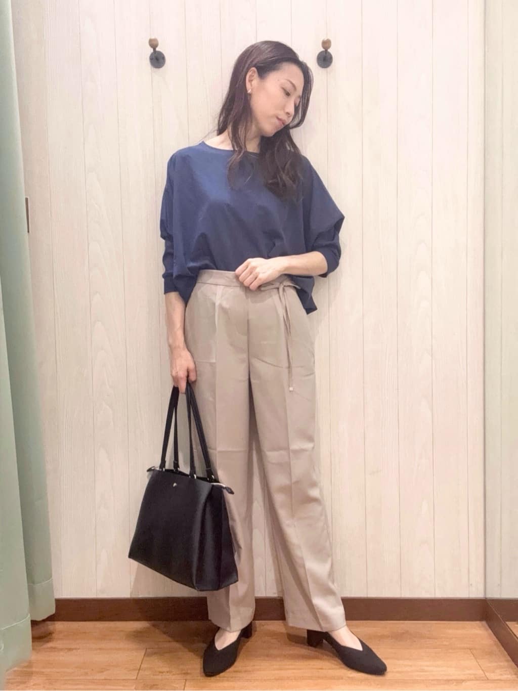 カンチャンさんの「SHOO･LA･RUE｜【洗える/S-LL】上品なラメ使い クルーネック ニットカーディガン」を使ったコーディネート