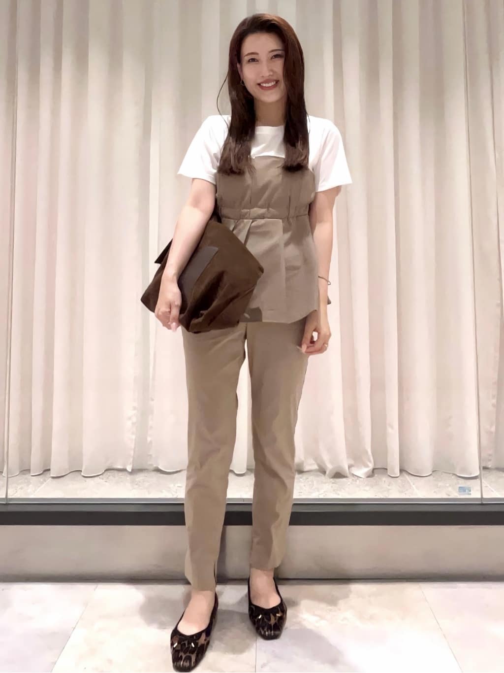 maiさんの「OPAQUE.CLIP｜タックビスチェドッキングカットソー【洗濯機洗い可】」を使ったコーディネート