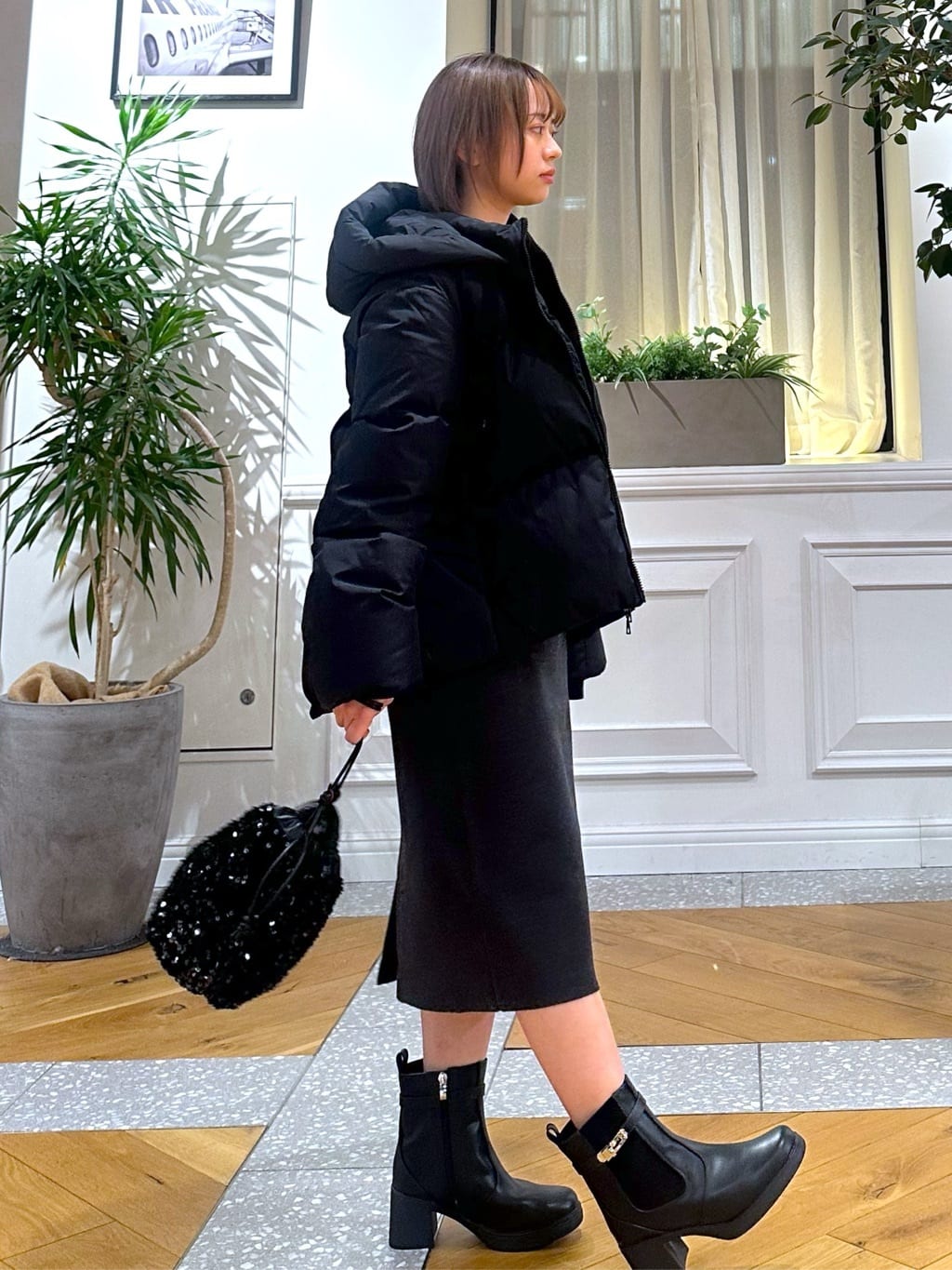 なべこさんの「DRESSTERIOR｜スパンコール2WAY巾着バッグ」を使ったコーディネート