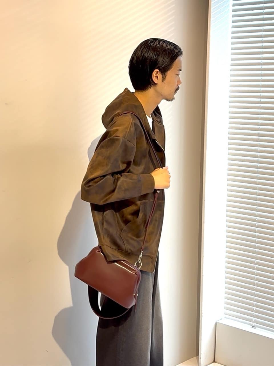 北浦歩大さんの「tk.TAKEO KIKUCHI｜ヴィンテージライクプリント ジップパーカー」を使ったコーディネート