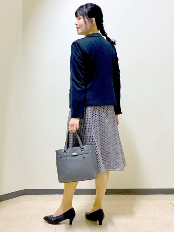  beni_gingerさんの「Reflect｜【きちんと見え／セットアップ可／通勤におすすめ◎】ペプラムプリントブラウス」を使ったコーディネート