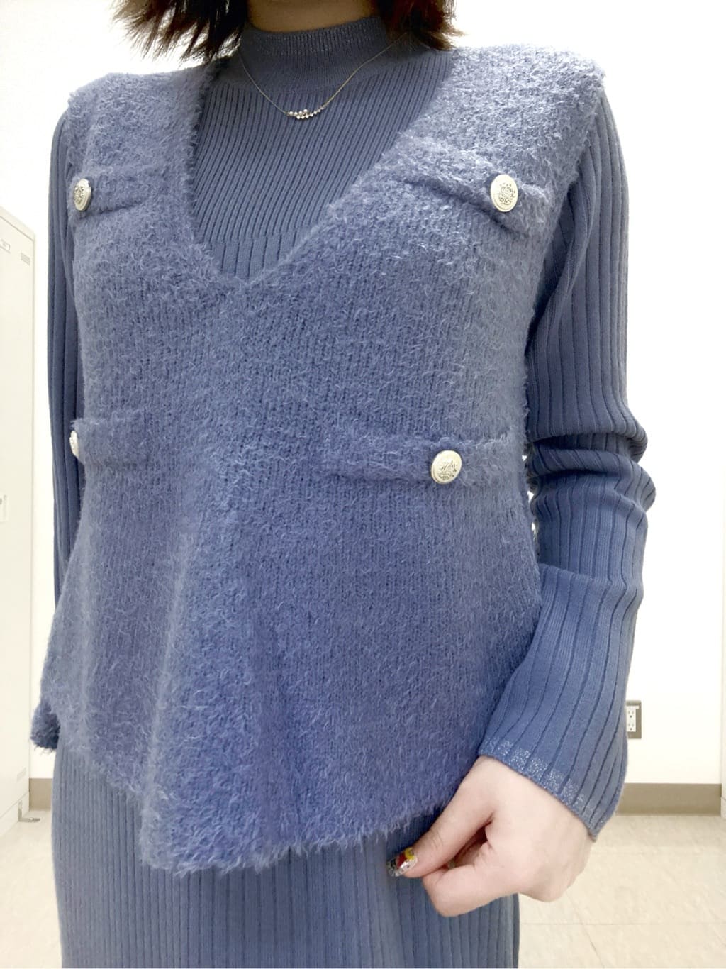 さあやさんの「grove｜【2点SET/体型カバー】一枚で決まる、ペプラムベスト&times;ニットワンピース」を使ったコーディネート