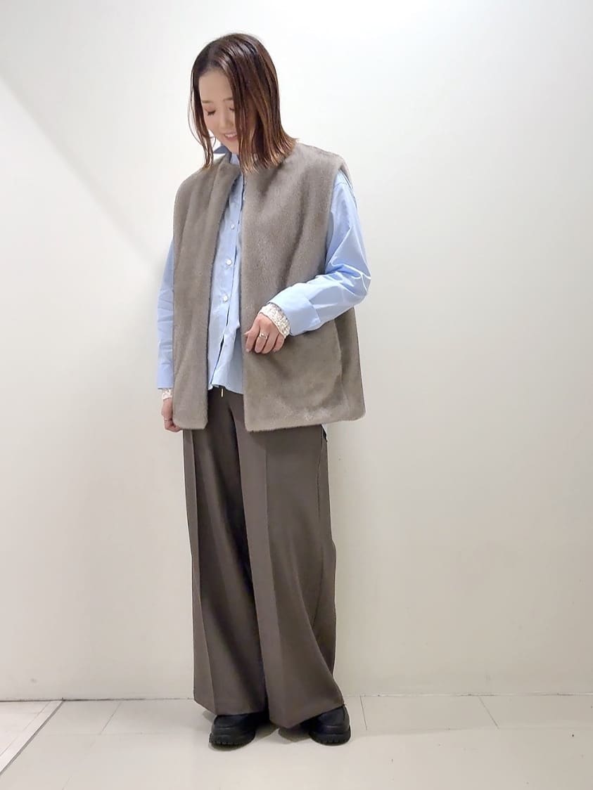 YUIさんの「UNTITLED｜【トレンド/ジレ】フェイクファーベスト」を使ったコーディネート