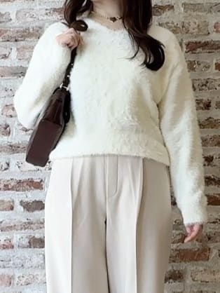tokiさんの「THE SHOP TK｜【華やかで柔らか】ふわふわフェザーニット/洗える・前後2WAY」を使ったコーディネート