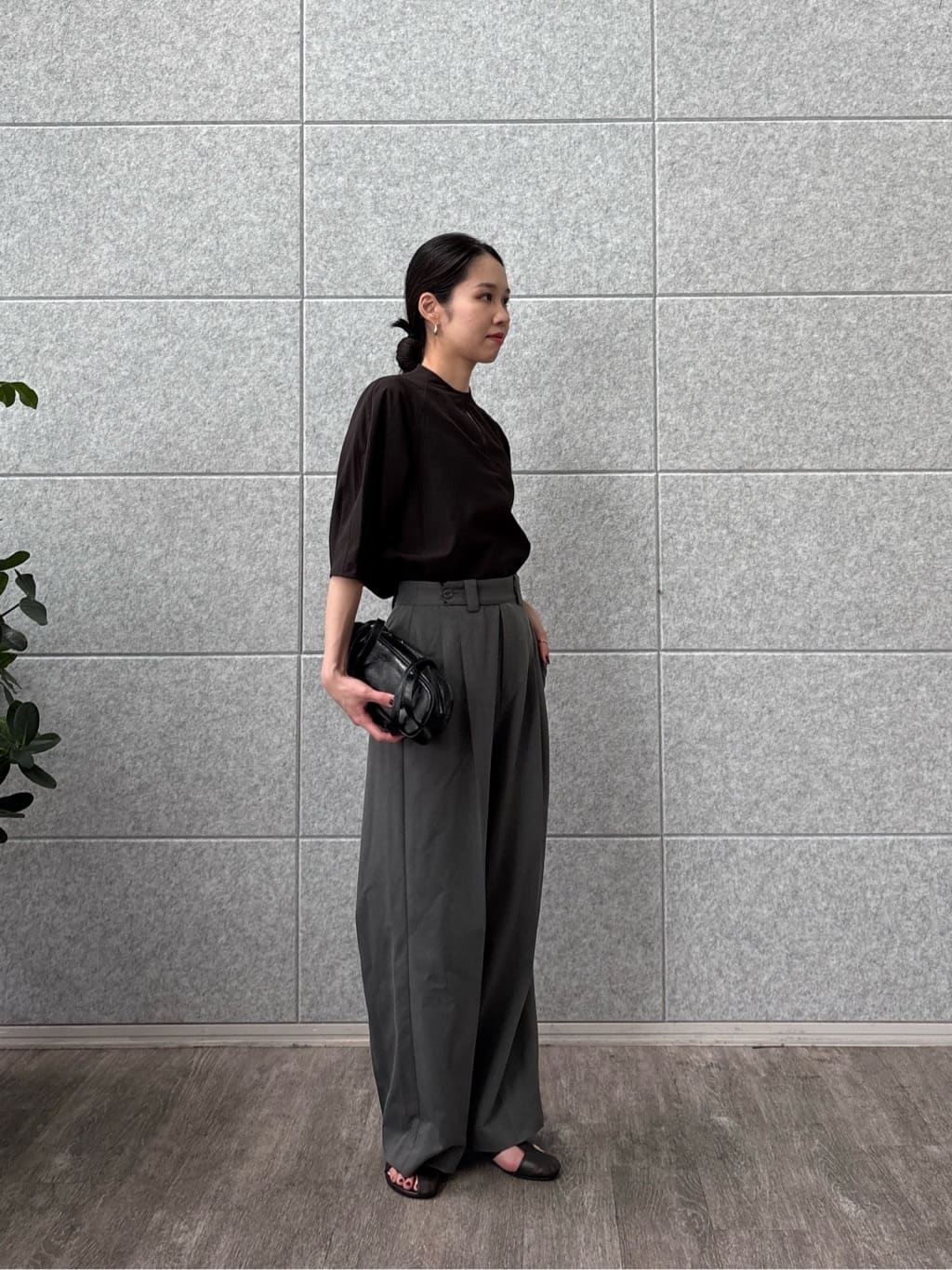 ひなさんの「INDIVI｜ボトルネックブラウス」を使ったコーディネート