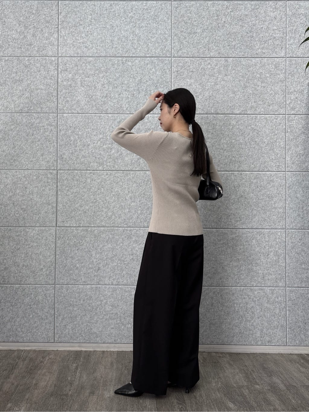 ひなさんの「INDIVI｜Comfy SET UP｜イージーストレートワイドパンツ【セットアップ対応／通勤/カセット服】」を使ったコーディネート