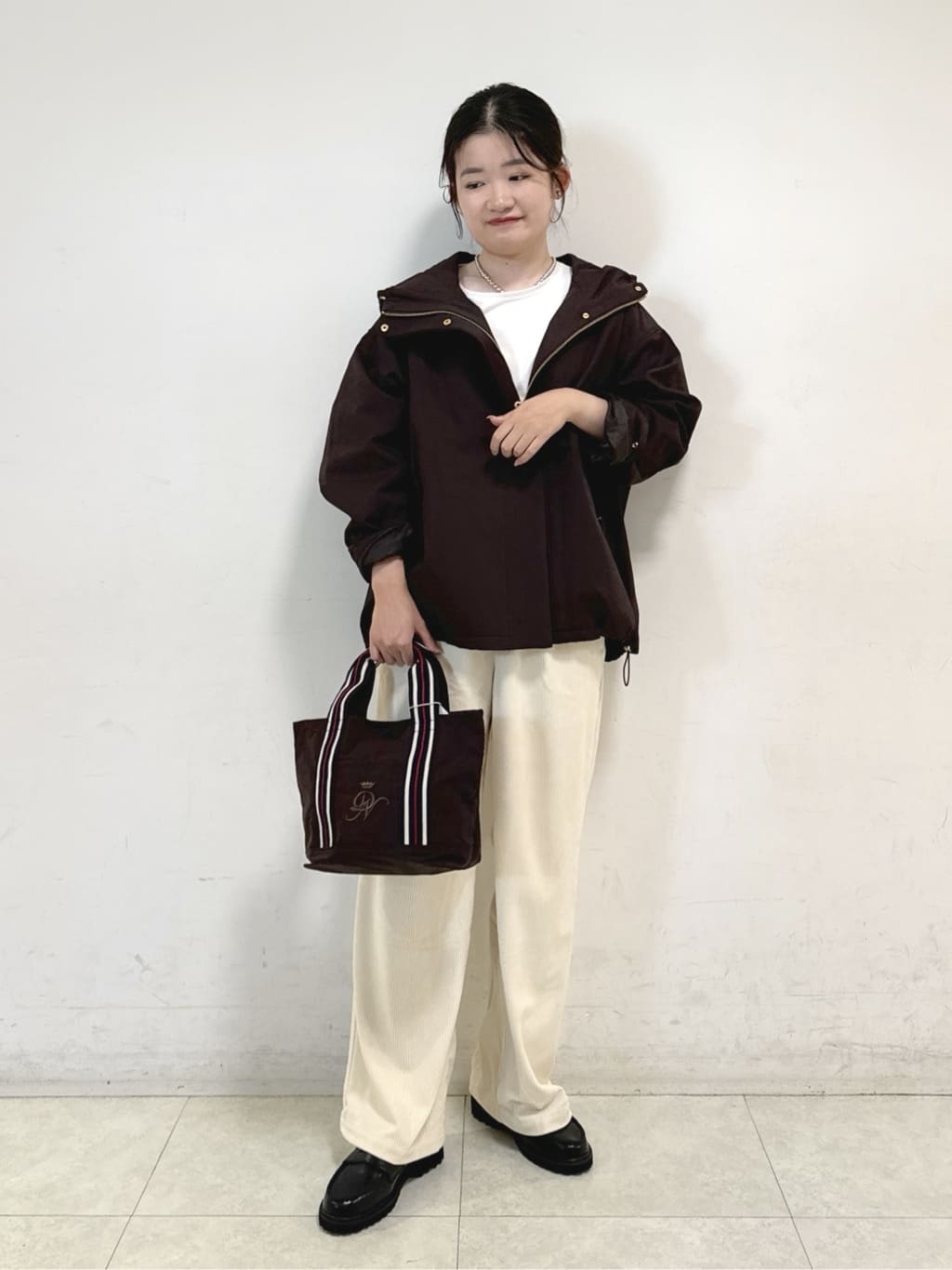 Harunaさんの「Dessin｜【ウエストゴム・洗える】ソフトコーデュロイイージーパンツ」を使ったコーディネート