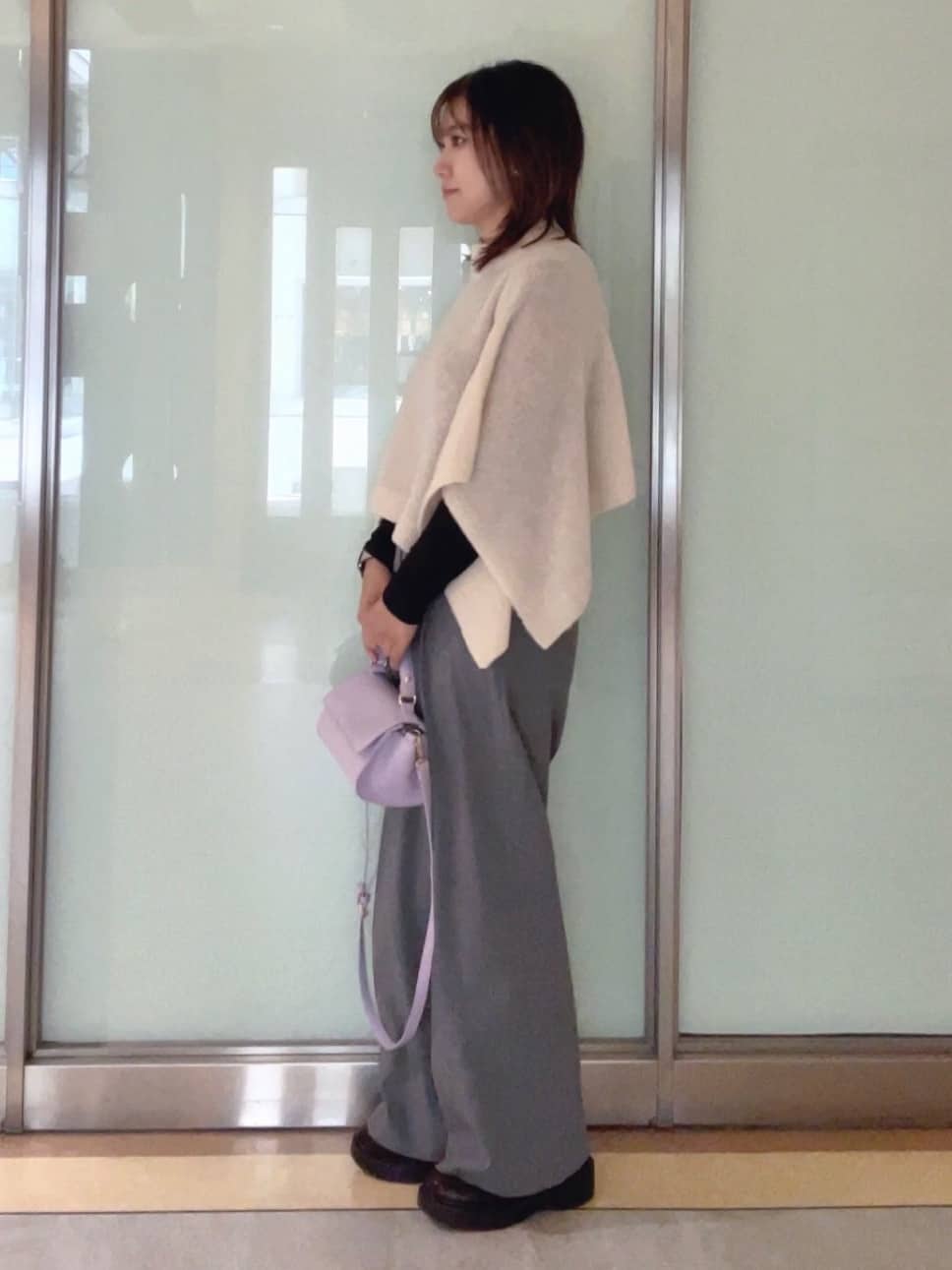 mayutaさんの「INDIVI｜【エアリー素材】ブークレケープポンチョ」を使ったコーディネート