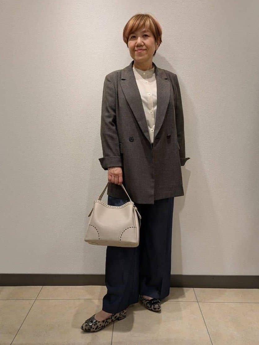 yoshiさんの「Reflect｜【さらっと一枚で決まる／重ね着にもおすすめ◎】タックスリーブシャツブラウス」を使ったコーディネート