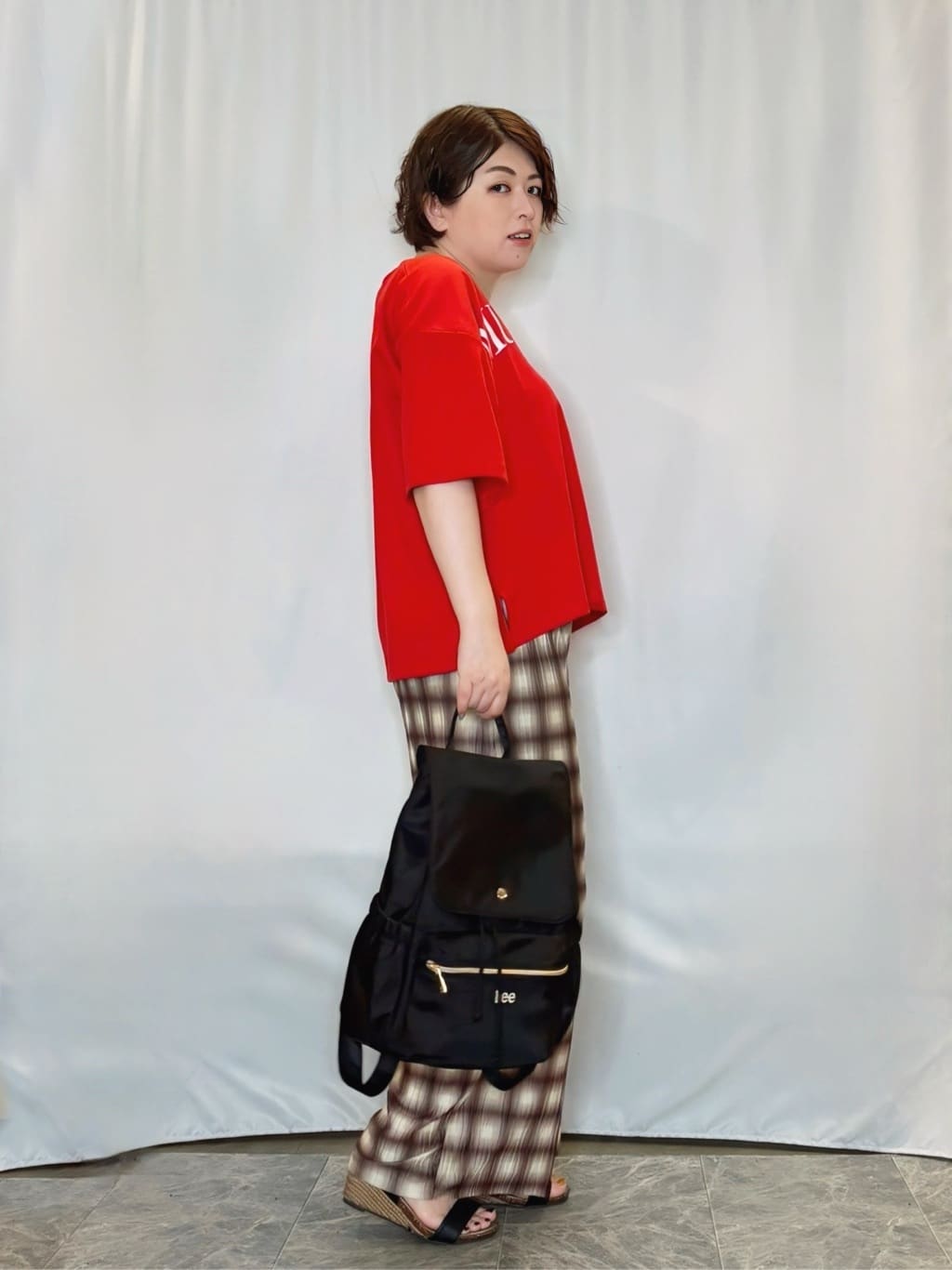 たみさんの「SHOO･LA･RUE｜【洗える】Vネックですっきり見え ロゴトップス」を使ったコーディネート