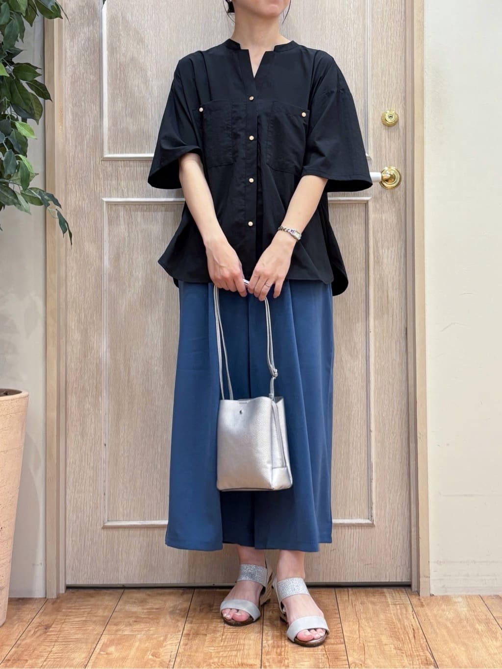 なみさんの「SHOO･LA･RUE｜【セットアップ可/ひんやり】下半身カバーにも タックスカーチョ」を使ったコーディネート