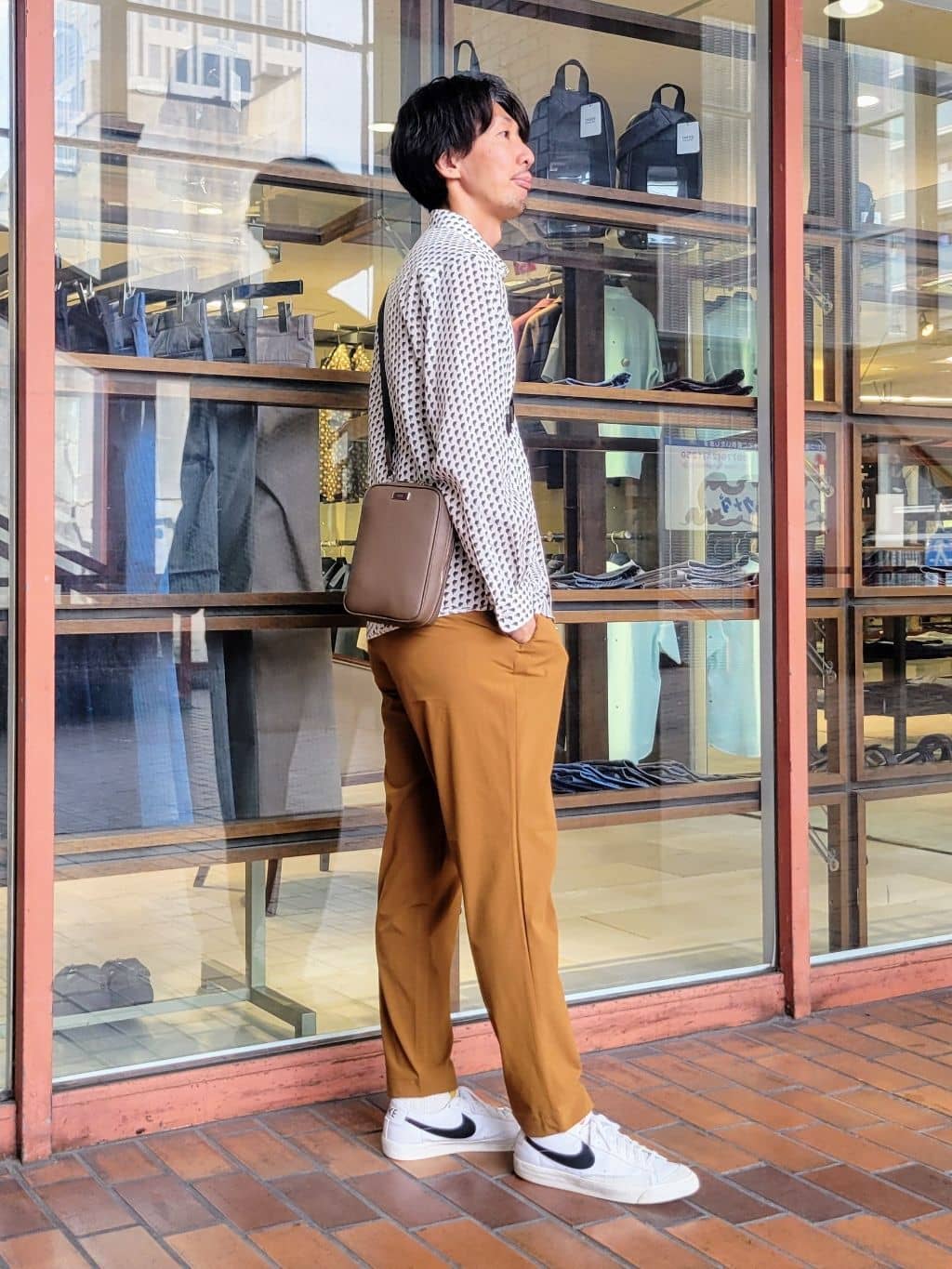 piroyaさんの「TAKEO KIKUCHI｜ボーラーハット柄 長袖シャツ」を使ったコーディネート