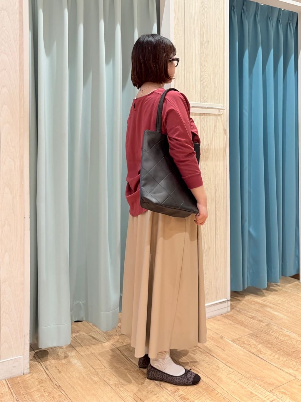 砂糖さんの「SHOO･LA･RUE｜【高レビュー/洗濯後しわになりにくい】1枚でサマ見え 8分袖ドルマンブラウス」を使ったコーディネート