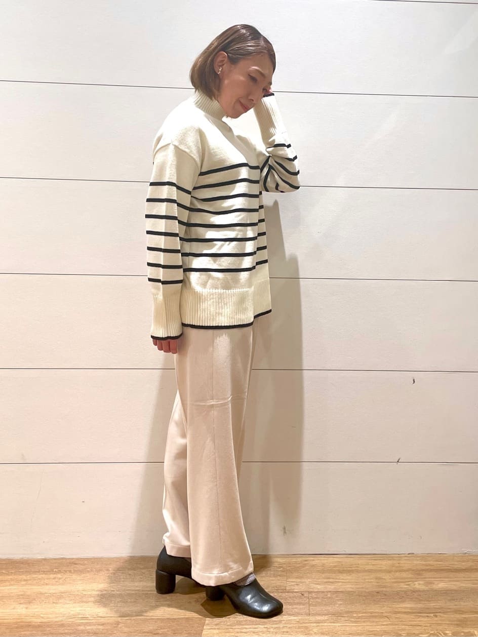 Ryoさんの「THE SHOP TK｜【インしないで着られる】金ボタン ハイネックニット/毛玉になりにくい/静電気防止/洗濯機OK」を使ったコーディネート