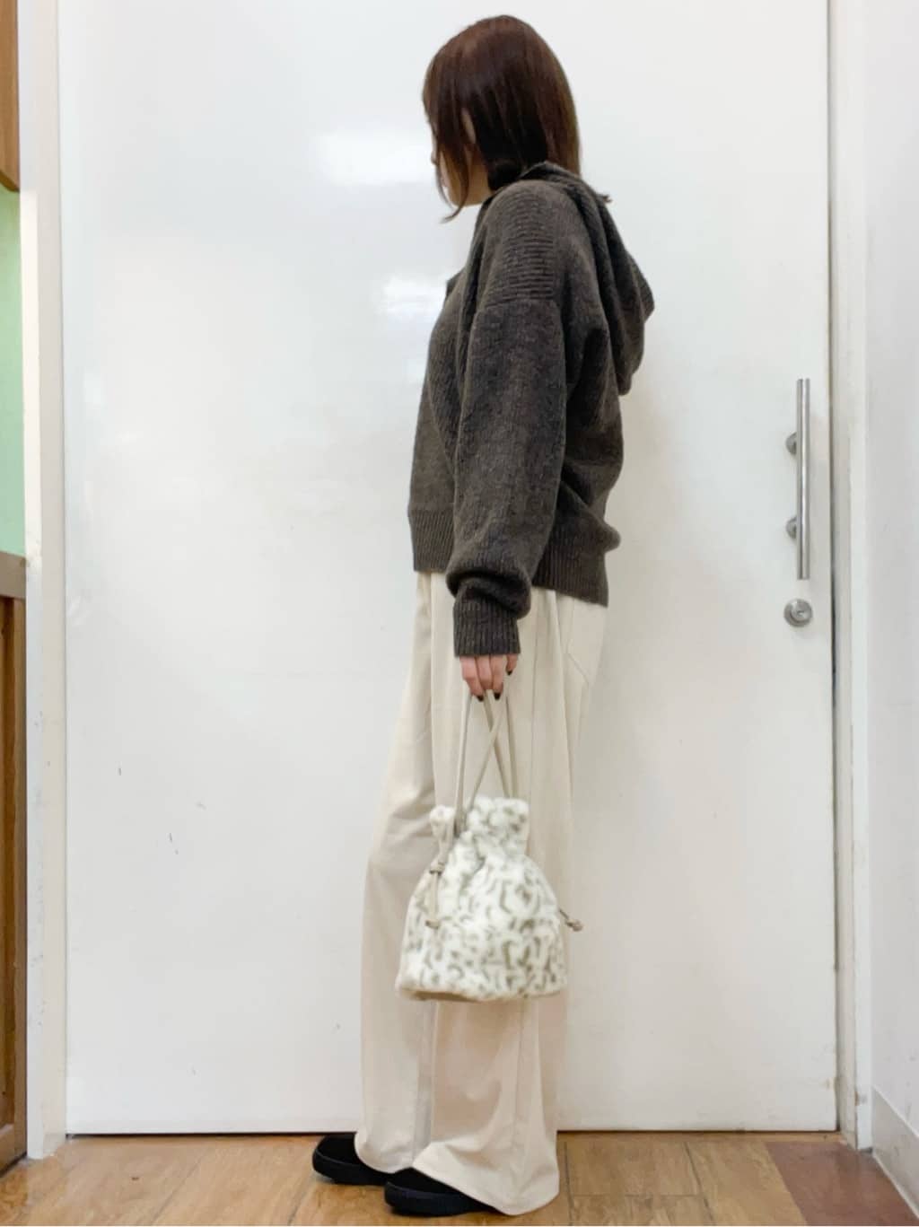 sakiさんの「SHOO･LA･RUE｜【S-LL/吸湿発熱】なめらかとろみ インナータートル」を使ったコーディネート