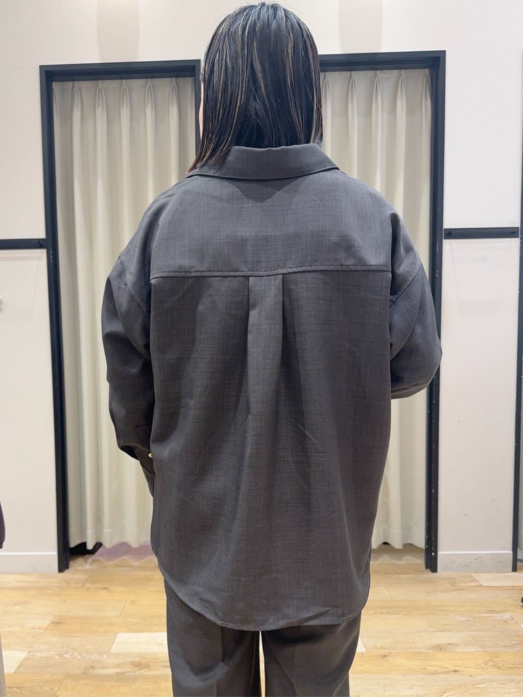 SoRAoさんの「grove｜【カセット服/選べる着丈】洗濯機で洗えるオーバーシャツ」を使ったコーディネート