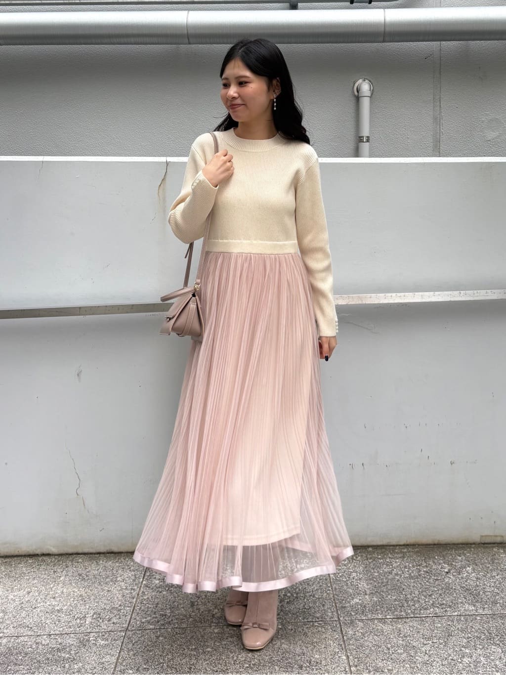 AOIさんの「Couture brooch｜【S-LL/キラキラリブニット】チュールドッキング ワンピース」を使ったコーディネート