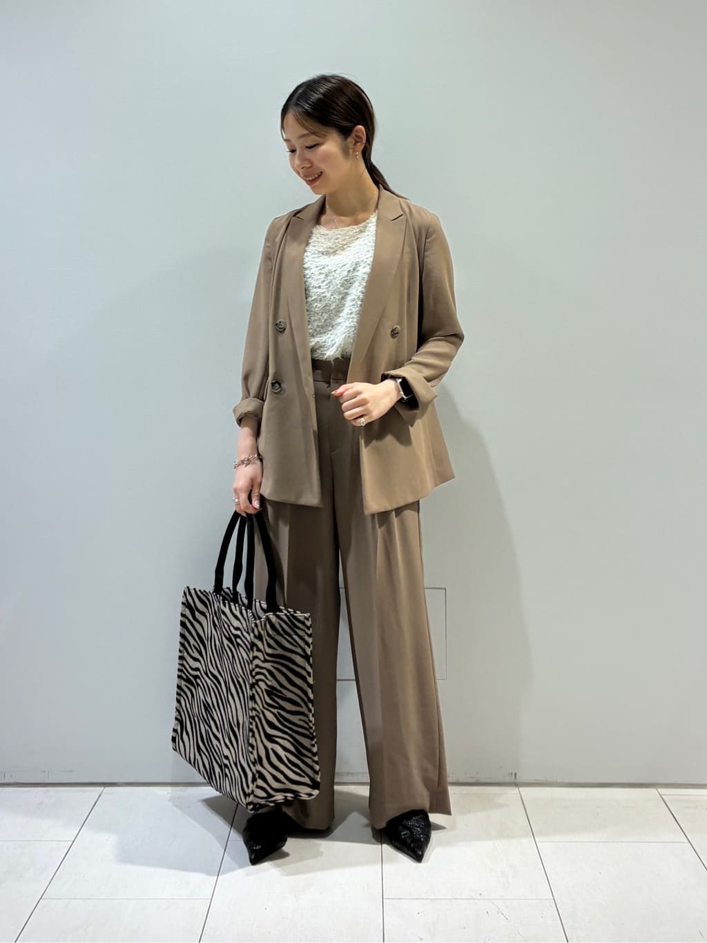 KAOさんの「INDIVI｜【軽く羽織れる！】ダブルジャケット」を使ったコーディネート