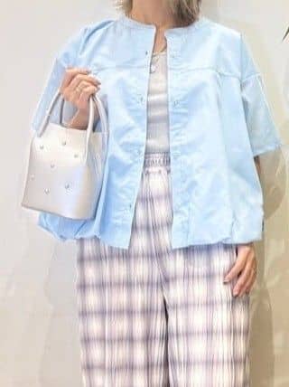misakiさんの「SHOO･LA･RUE｜【S-LL】インせず着られる 裾バルーンシャツ」を使ったコーディネート