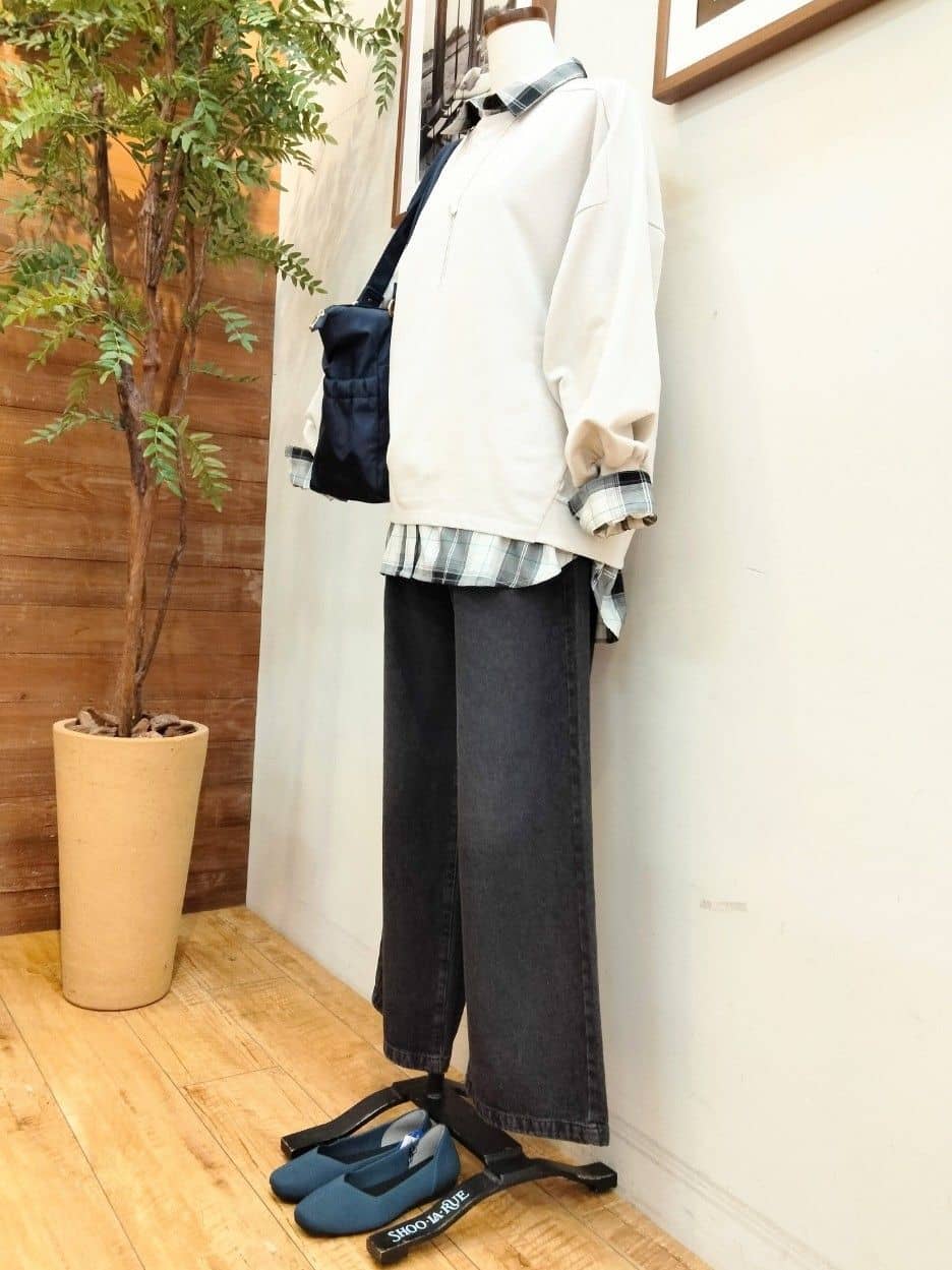 うっちーさんの「SHOO･LA･RUE｜【洗濯機可/S-LL】程よい抜け感 大人のチェックシャツ」を使ったコーディネート