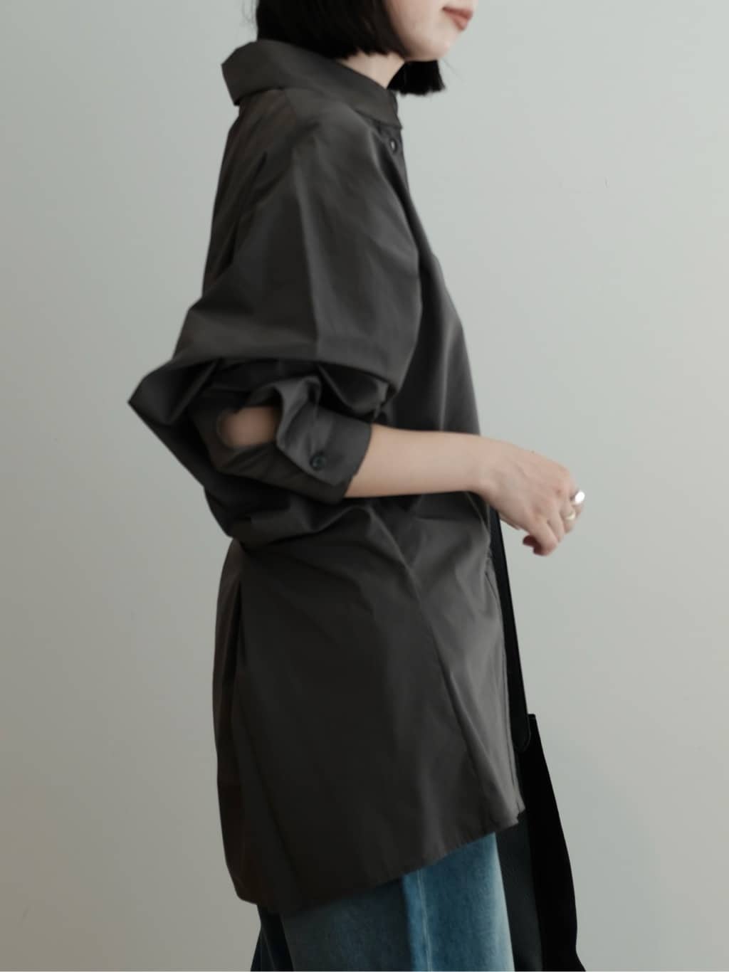 Kishimotoさんの「DRESSTERIOR｜【ウォッシャブル】テーパードコンフォートデニム」を使ったコーディネート