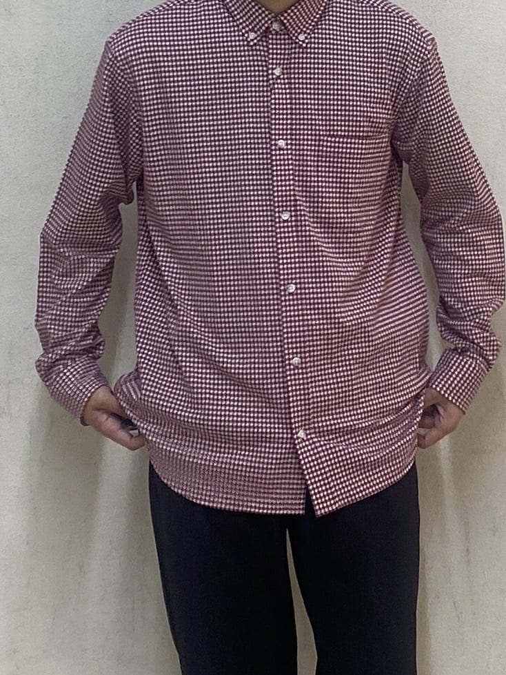 石井友也さんの「TAKEO KIKUCHI｜【抗菌防臭/シーズンレス】シアサッカーギンガムチェック ストレッチシャツ」を使ったコーディネート