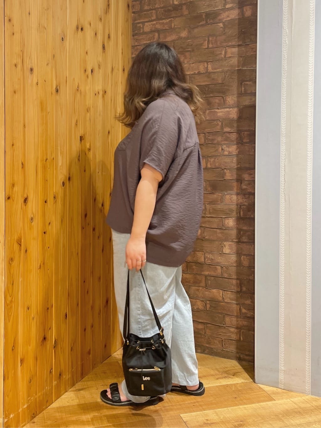 Risaさんの「SHOO･LA･RUE｜【洗える/S-LL/5分袖】1枚でも羽織としても。さらさらドレープシャツ」を使ったコーディネート