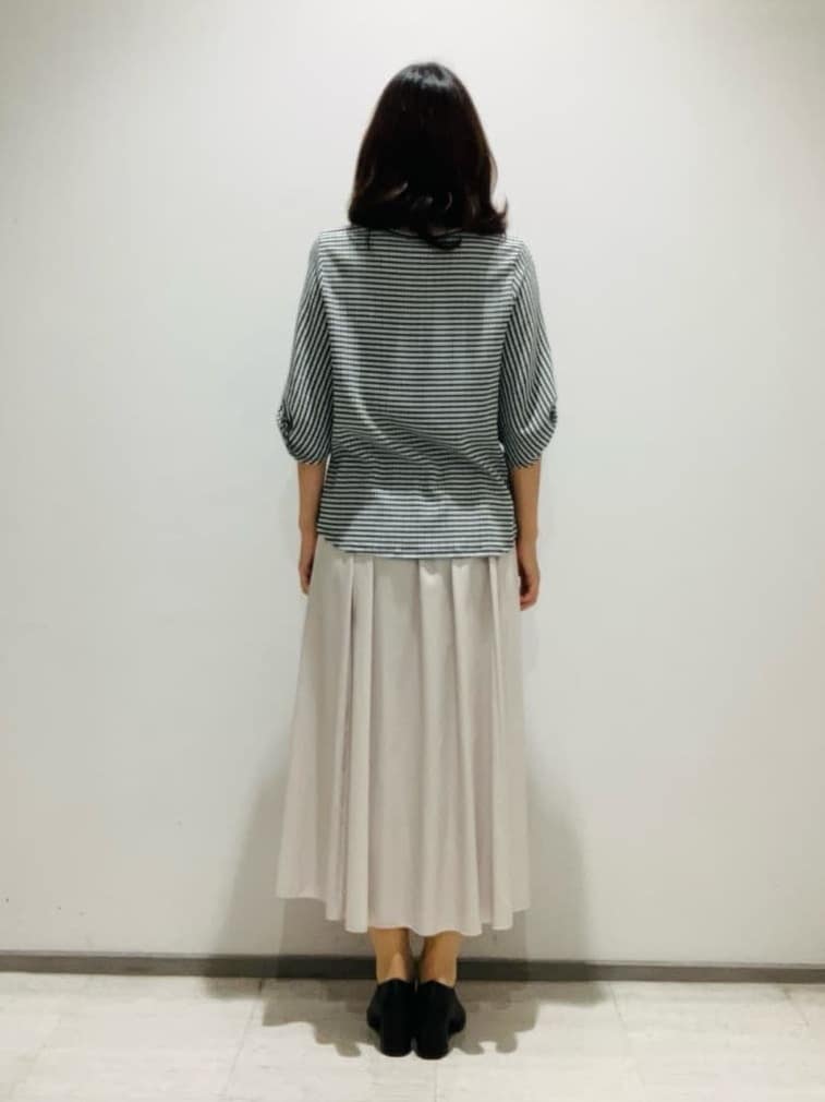 fujiさんの「INDIVI｜【UVケア／吸汗速乾】凹凸素材ねじり袖トップス」を使ったコーディネート