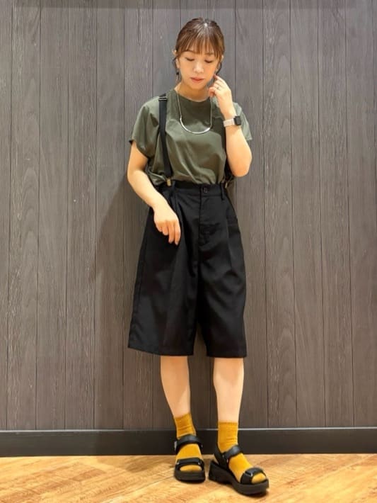 meiさんの「SHOO･LA･RUE｜【ひんやり】裾が絞れる フレンチスリーブトップス」を使ったコーディネート
