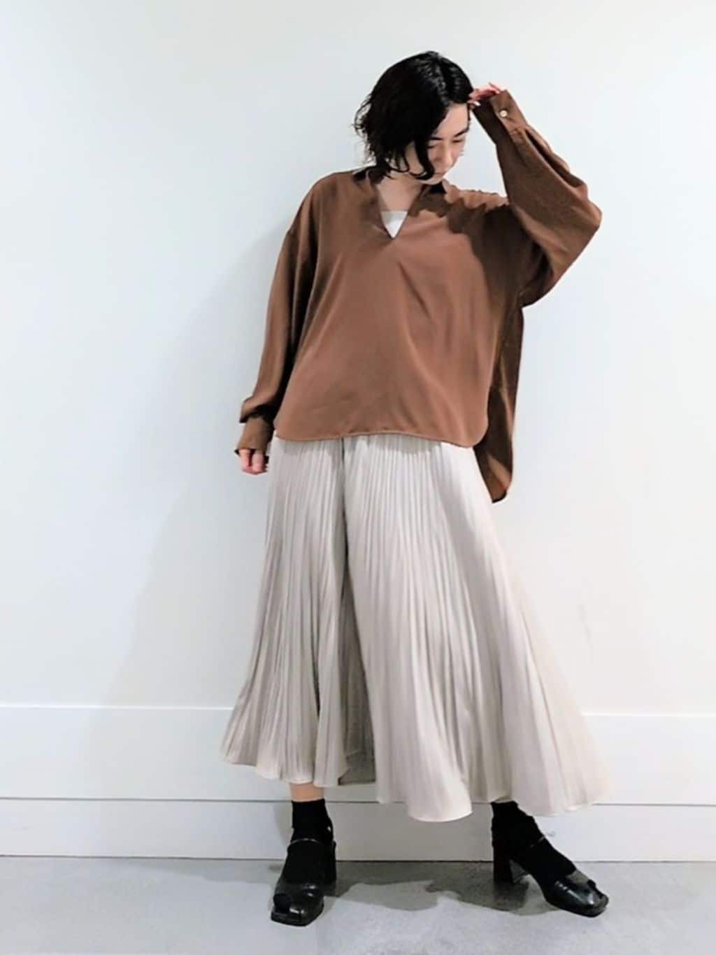 ミズタさんの「UNTITLED｜【セットアップ可/スキッパー/ゆったり】リラクパウダーシャツ」を使ったコーディネート