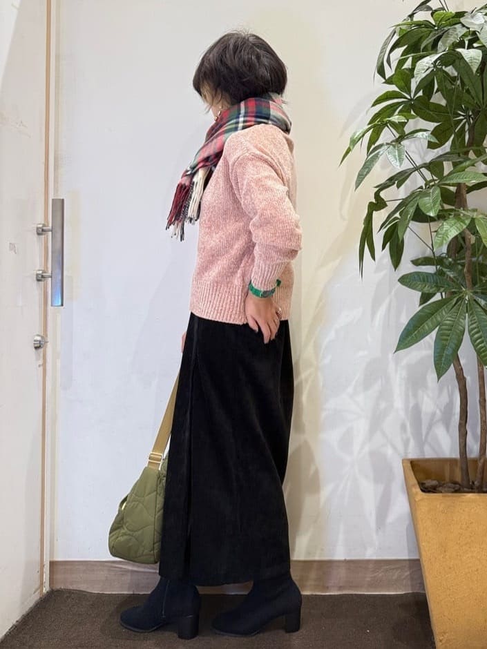 misakiさんの「SHOO･LA･RUE｜【S-LL】Iラインできれい見え モール風ナロースカート」を使ったコーディネート