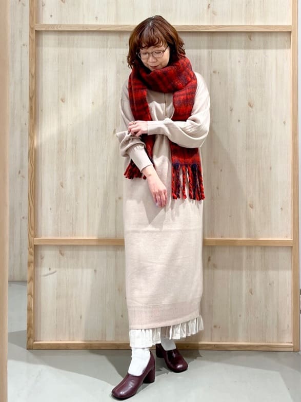 nakoさんの「THE SHOP TK｜1枚でこなれ見え ハーフZIPワンピース【毛玉になりにくい/静電気防止/洗濯機OK】」を使ったコーディネート