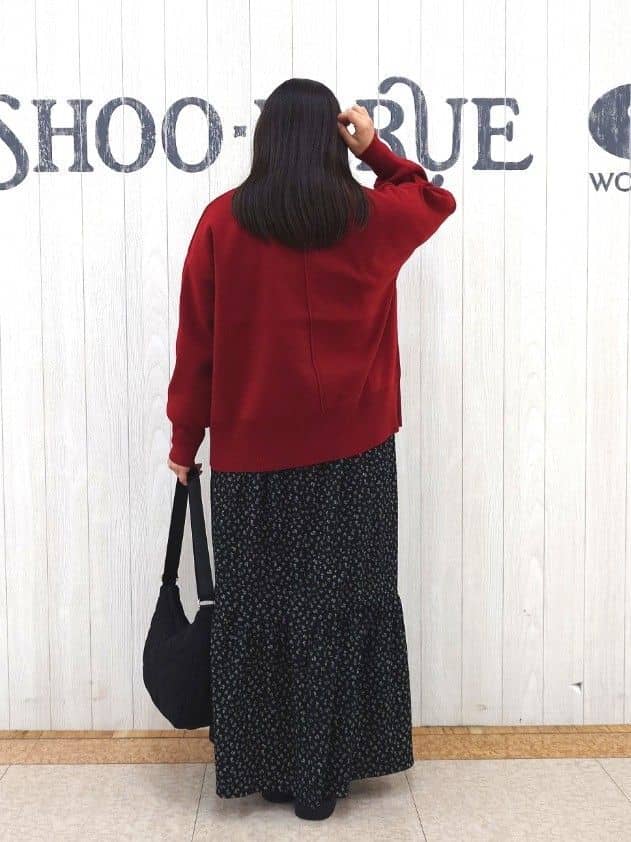 とろろさんの「SHOO･LA･RUE｜【洗える/毛玉レス】表面がきれいなVネックカーディガン」を使ったコーディネート