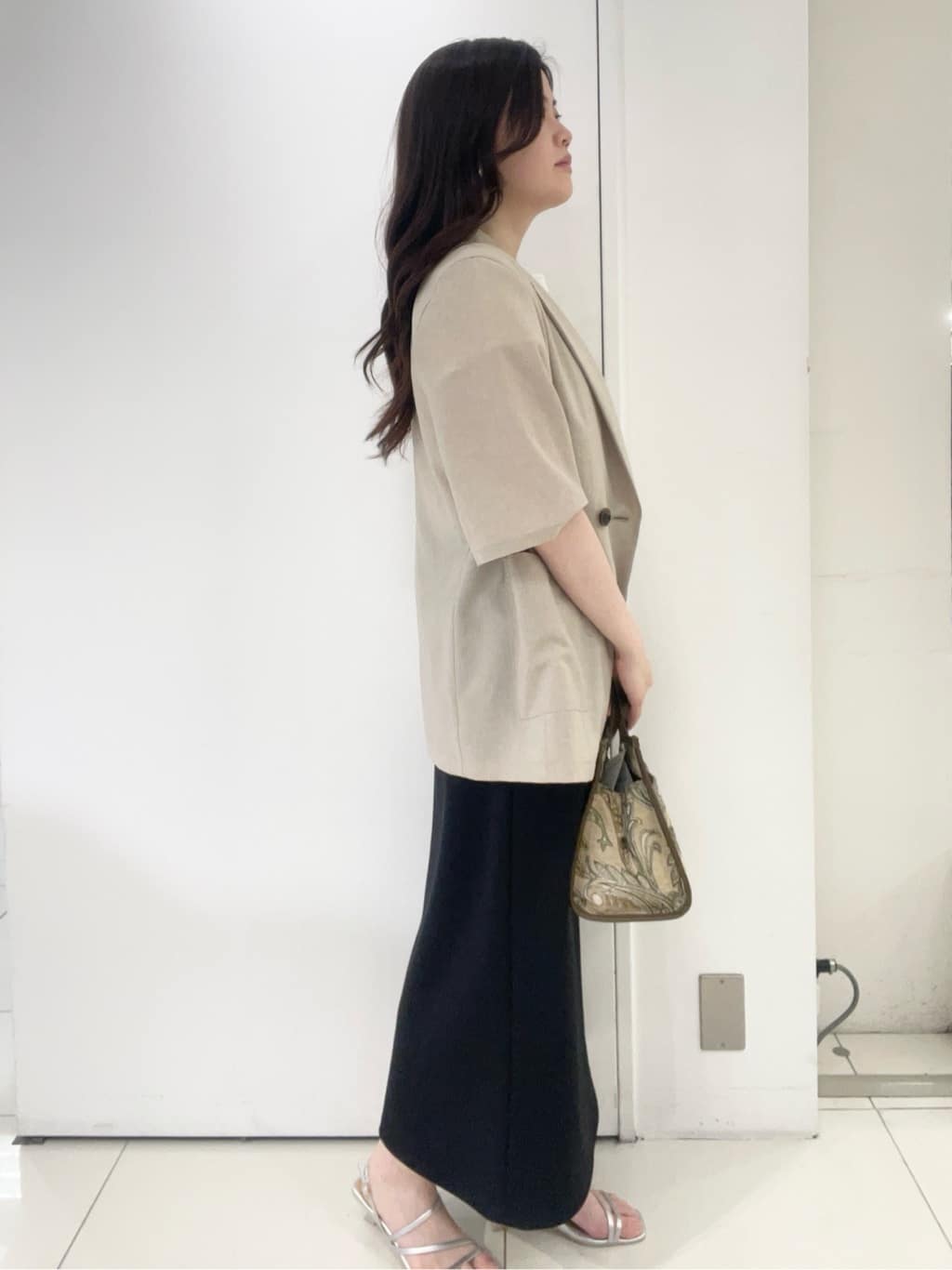 moeさんの「UNTITLED｜【後ろウエストゴム/ストレッチ性/オンオフ】ジャージナロースカート」を使ったコーディネート