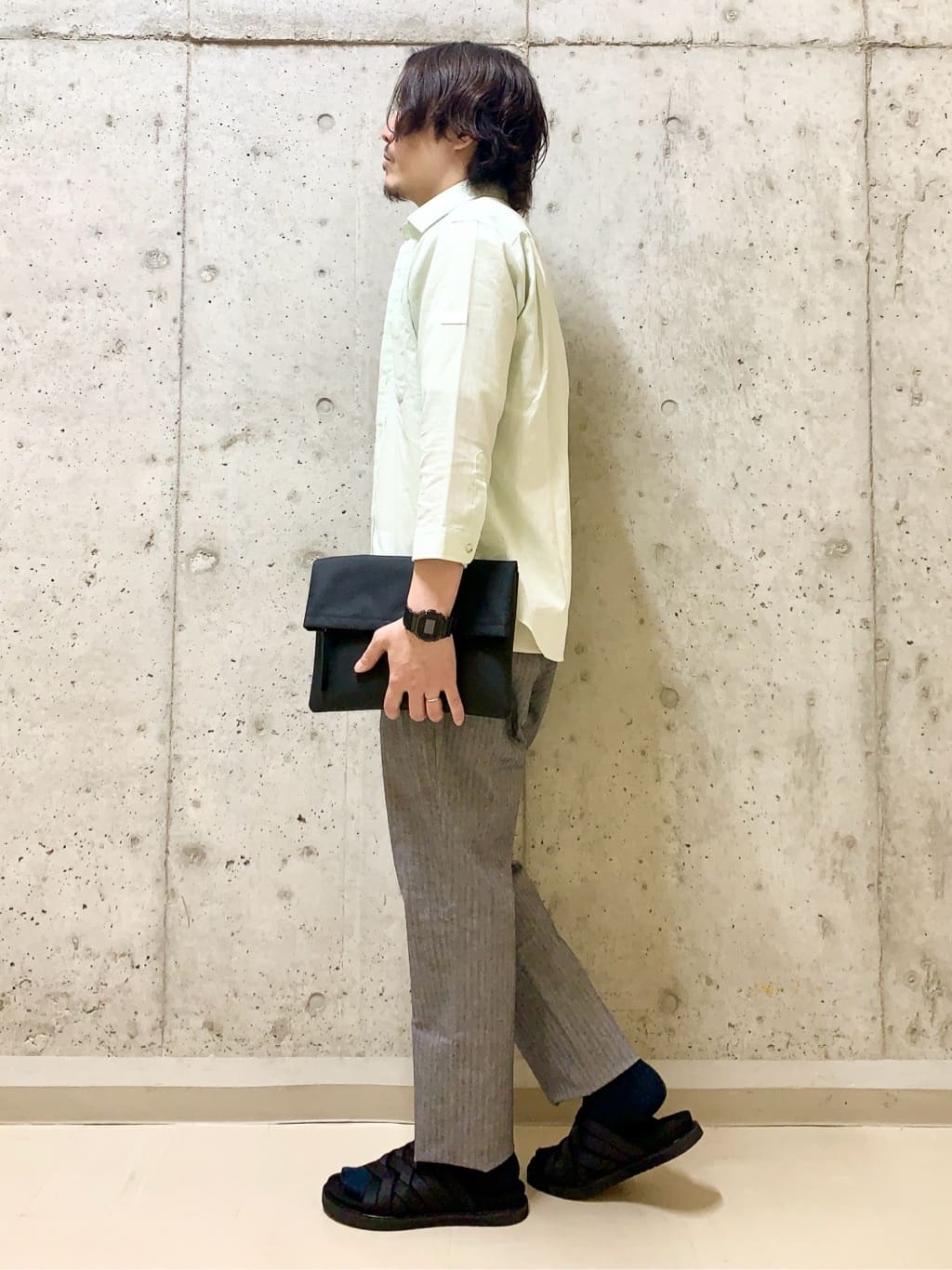 木村剛さんの「TAKEO KIKUCHI｜【Made in JAPAN】播州織 ヘリンボン ストレート パンツ」を使ったコーディネート