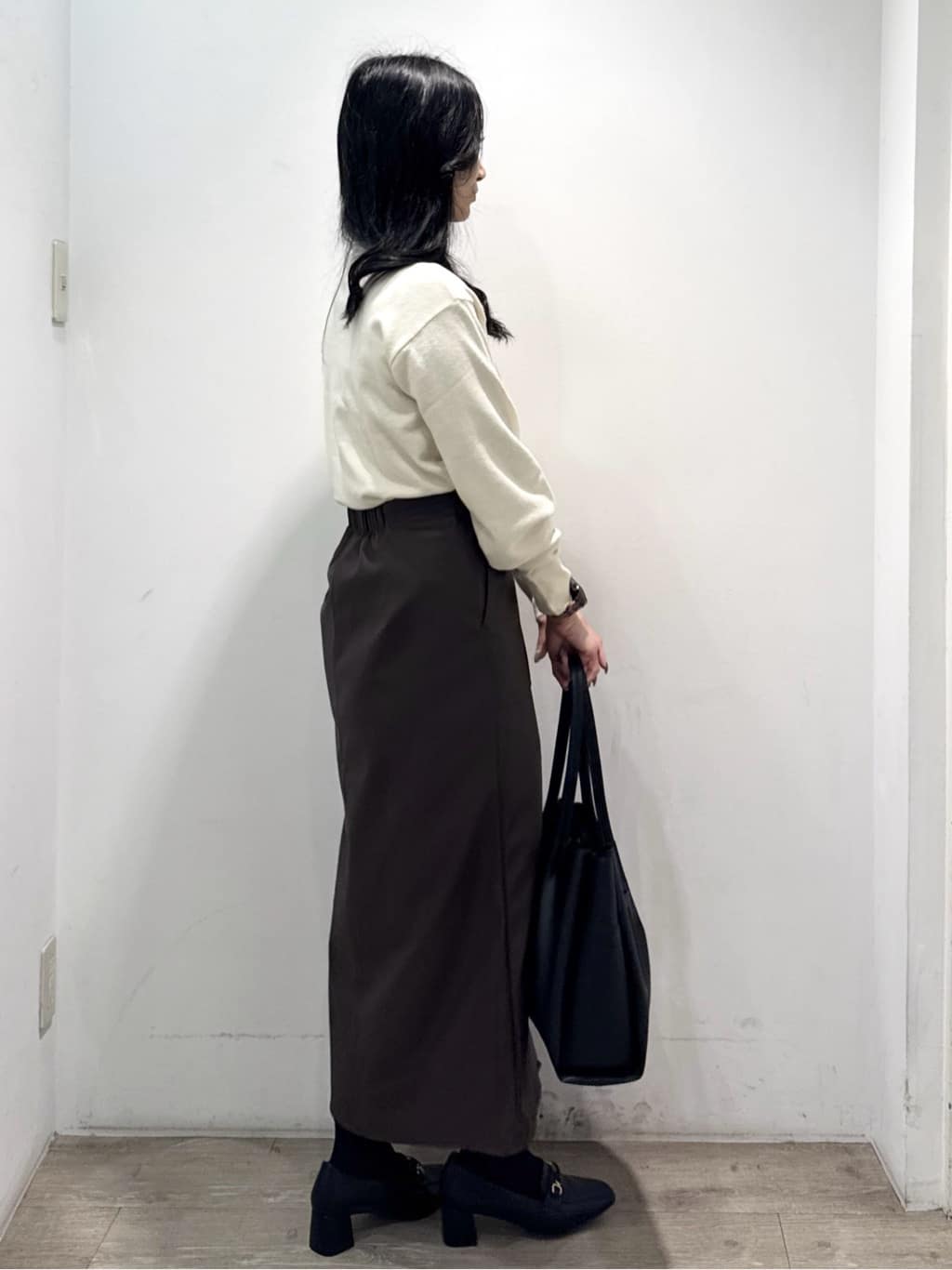 yuicciさんの「OPAQUE.CLIP｜ストレッチダブルポケットタイトスカート【洗える】」を使ったコーディネート