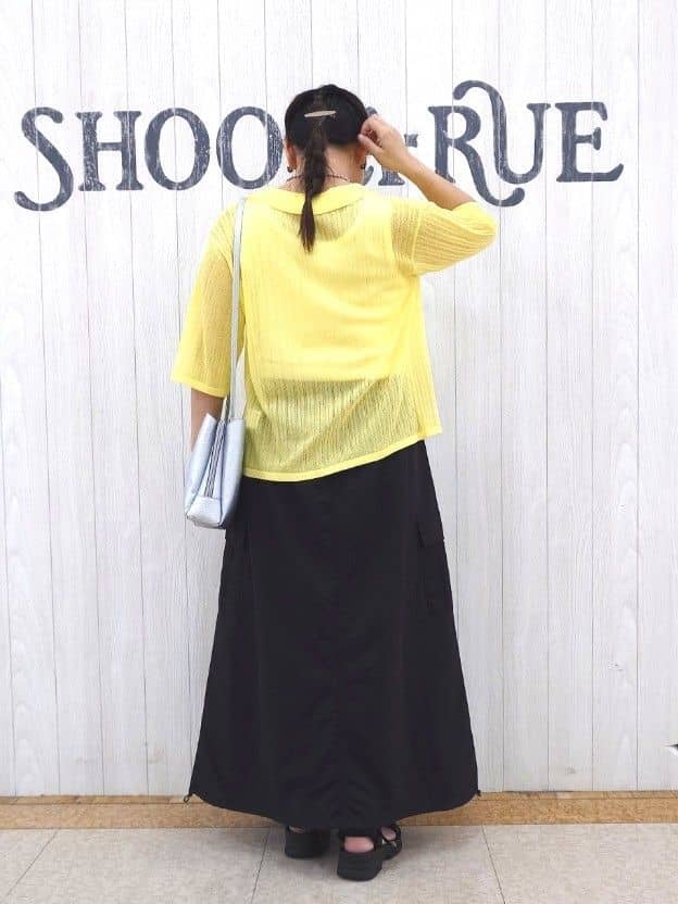 とろろさんの「SHOO･LA･RUE｜【洗える/S-LL】大人のシアー感 キラキラ リブニット」を使ったコーディネート