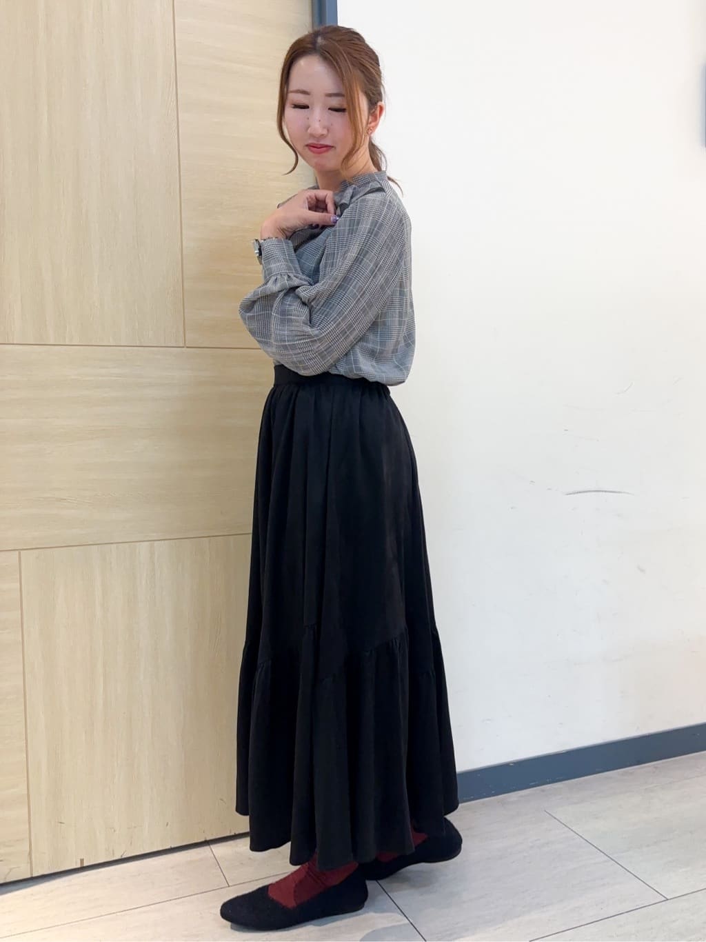 nanaさんの「grove｜袖プリーツフロントフリルブラウス」を使ったコーディネート