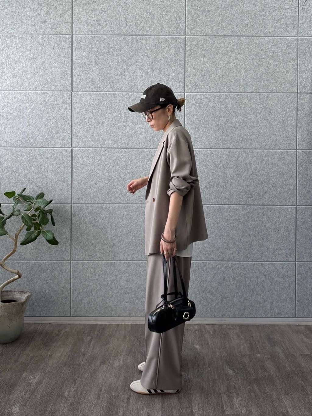 kotakiさんの「INDIVI｜Comfy SET UP｜イージーストレートワイドパンツ【セットアップ対応／通勤/カセット服】」を使ったコーディネート