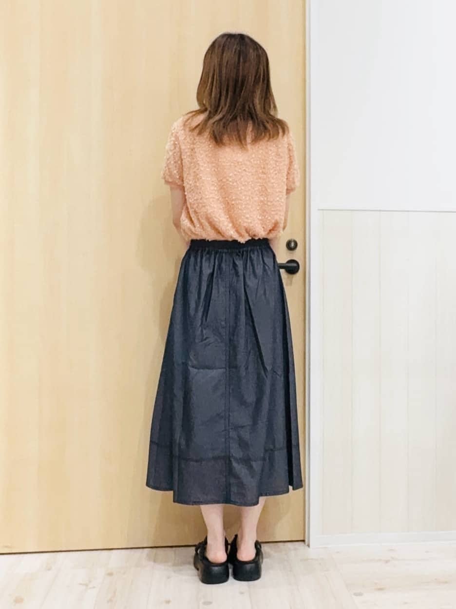 Naさんの「SHOO･LA･RUE｜【S-LL】大人も着やすい愛らしさ リボンヤーン半袖トップス」を使ったコーディネート