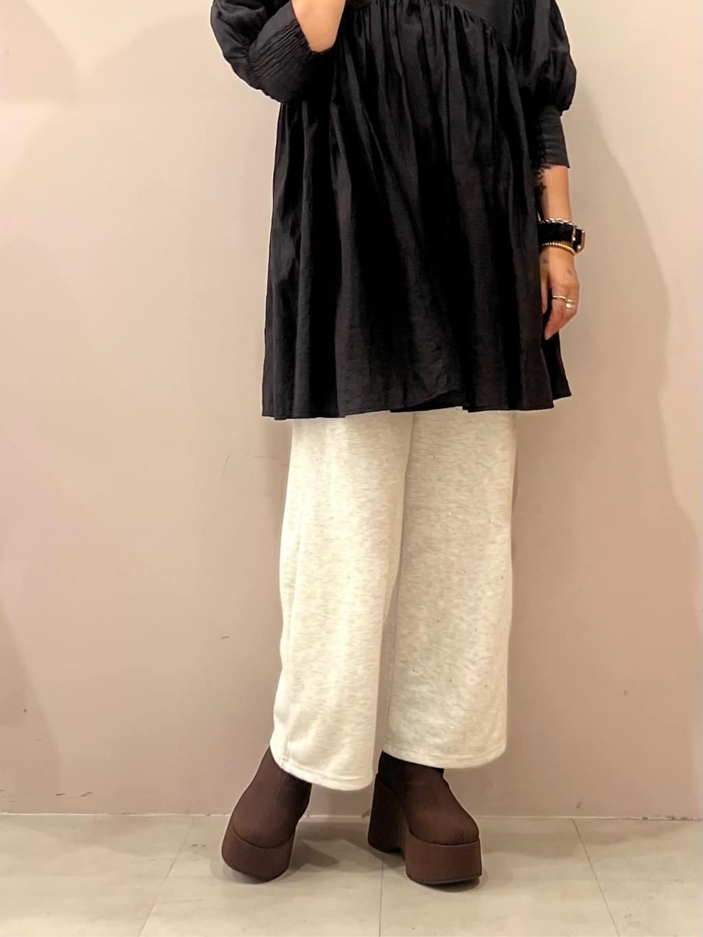 TAKAさんの「ESPERANZA｜厚底ニットショートブーツ」を使ったコーディネート