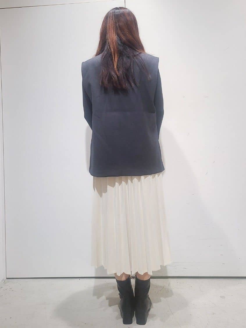 hmさんの「OPAQUE.CLIP｜フェイクスウェードプリーツスカート【静電気防止加工／洗濯機OK】」を使ったコーディネート