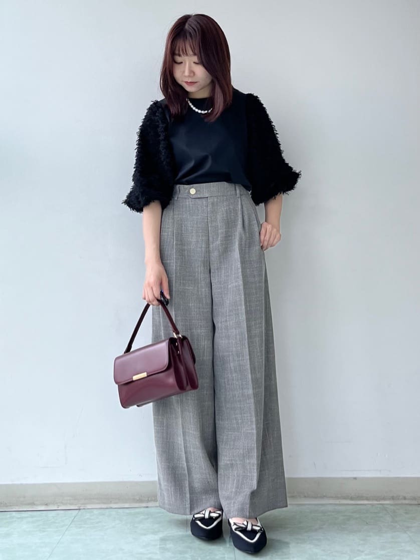 KAHOさんの「UNTITLED｜【丸首/Tシャツ風/短丈】シャギースリーブ ポンチカットソー」を使ったコーディネート