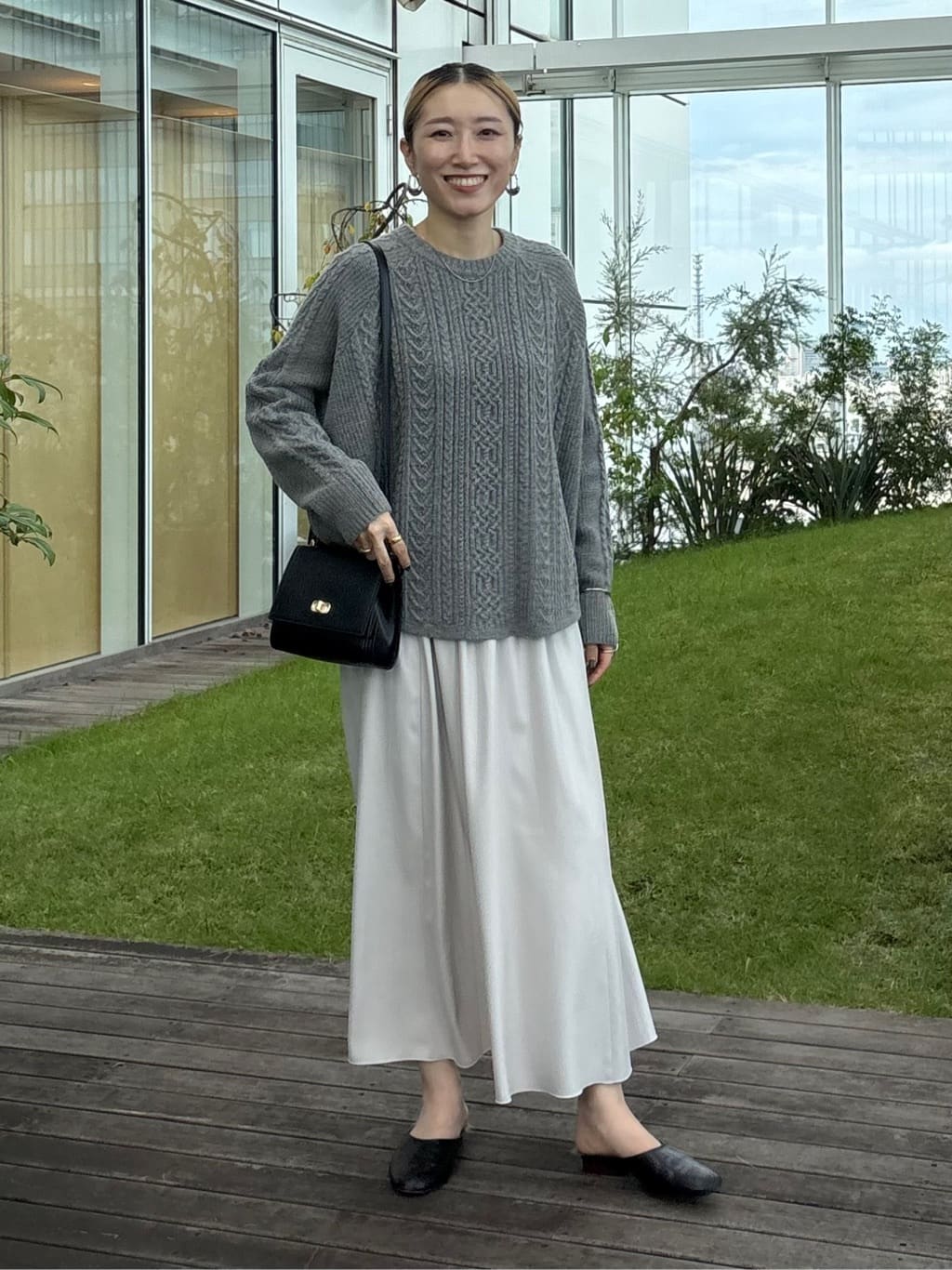 kotakiさんの「INDIVI｜レザー調ギャザースカート」を使ったコーディネート